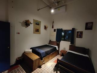 Chuchumbé Hotel & Hostal - 2