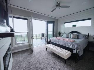 Paradise View Lodge - Amazing Lake Views, Playroom, Pool, HotTub! - Fish Haven - 1