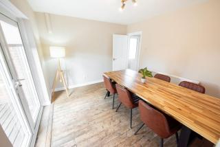 Space Apartments - 5 Bed Detached House inc Parking, Fast WiFi Speeds - Great Horkesley - 4