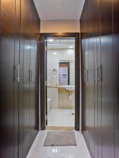 Premium Canal View Spacious Studio in the heart of Business Bay - 1