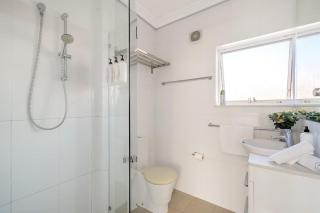 Bay Court Ii -spacious Studio Next To Hayes Beach - Sydney - 2