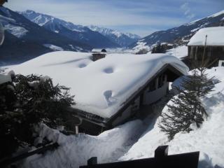 Chalet on the ski slope - 0