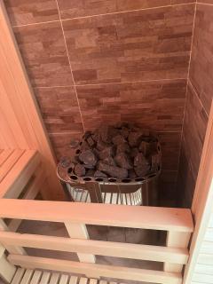 Гостьовий Будинок Апартаменти в тихому центральному районі ОПАЛЕННЯ ТА ГАРЯЧА ВОДА 24-7 ЕЛЕКТРИЧНА САУНА працює за графіком відключення світла черга 1-1 ЗВІТНА ДОКУМЕНТАЦІЯ ДЛЯ ВІДРЯДЖЕННЯ - 1