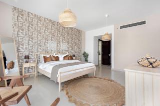 Modern Coastal Retreat - Abu Dhabi - 3