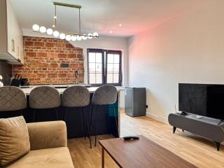 November Apartment - Newly Renovated Central Apartment near Theatre, Old Town - Braşov - 5