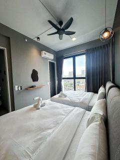 14pax Friends & Family Suite - Georgetown Penang - 1
