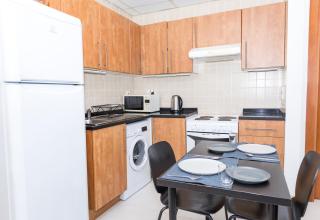 Beautiful Marina Views One Bedroom Apartment with two balconies - 3