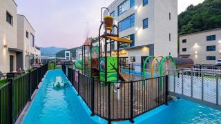 Gapyeong King Kong Kids Pool Villa B - 4