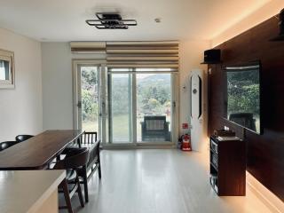 Jeju Private Poolvilla Gwakjidaon Stay - Jeju-stad - 2