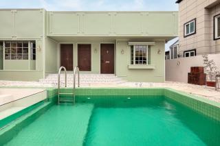 Jeju Aewol Enoch Pool Villa - 9
