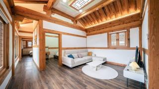 Gyeongju Ojae Hanok Pool Villa - Gyeongju - 5