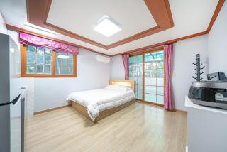Taean Mongsanpo Huerim Pension - Taean - 1