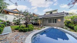 Gyeongju Recreation Area Hanok Pool Villa - 1