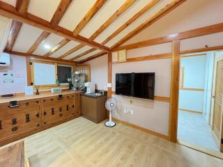 Suncheon Sumiyeonga Hanok Private House - 2