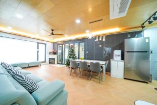 GaPY Mom Stay Private Pool Villa - Gapyeong - 5