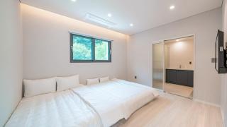 Gapyeong Tinkerbell Kids Pool Villa - 1