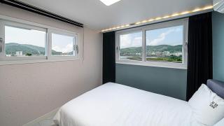 Geojedo Modern 239 Pension Spa, Netflix, Munhwanuri - 4