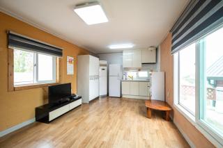 Night Calm Pension Yeosu - 6