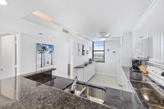 SW-facing beachfront condo with pool/gym/pickleball - 3