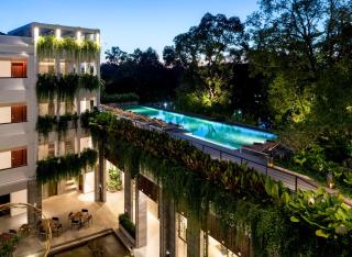 Treeline Urban Resort - 8