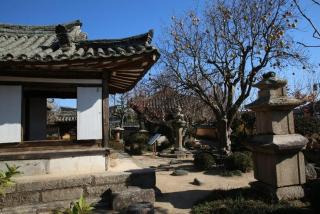 Gyeongju Stone Lantern Home Hanok Stay - Gyeongju - 3