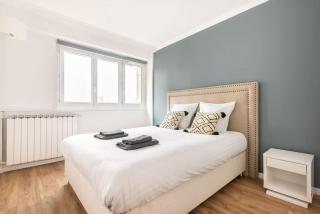 Spacieux et confortable avec vue Tour Eiffel - 9