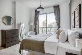 Blueground Burj Residences pool gym DXB-905 - Dubai - 2