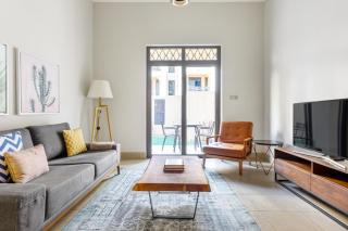 Blueground Old Town City View pool courtyard DXB-661 - 8