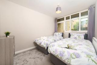 Cozy 2-Bed Garden Flat, With Free Private Parking, Wembley - Londra - 4