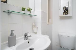 Cozy 2-Bed Garden Flat, With Free Private Parking, Wembley - Londra - 3