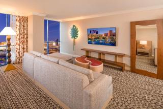 Rio Hotel & Casino, a Destination by Hyatt Hotel - Las Vegas - 3