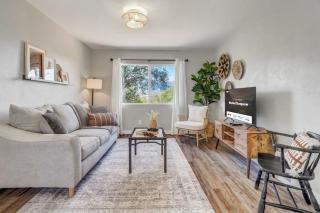 Executive Rental 30 day w Wifi & FirePit & BBQ - 1