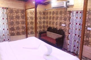 Dangola Palace Group of Houseboats - Durgjan - 2