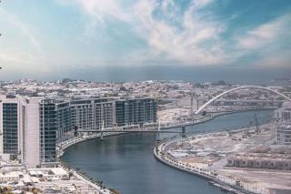 Luxury 1-BR with Lake View in Business Bay - Dubai - 6