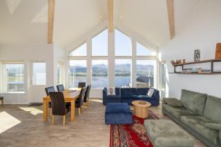 Villa in Akureyri with a hot tub and scenic view - Akureyri - 8