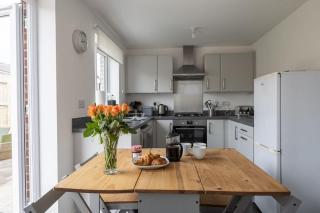 Cosy 3 Bed Near Beaches, Cardiff & Brecon Beacons - Coity - 3