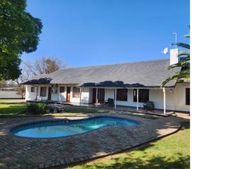 Pyramid Guest Lodge - Welkom - 0