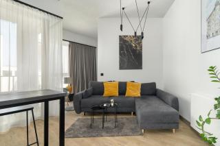 Rodzinne Studio dla 5 osób Poznań Klimatyzacja by Noclegi Renters - Poznan - 0