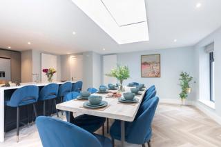 Elliot Oliver - Comfortable Five Bedroom Town Centre House With Garden & Garage - 8