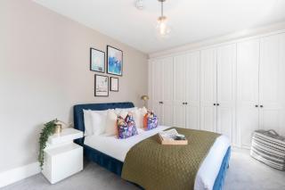 Elliot Oliver - Comfortable Five Bedroom Town Centre House With Garden & Garage - 1