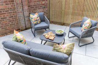 Elliot Oliver - Comfortable Five Bedroom Town Centre House With Garden & Garage - 3