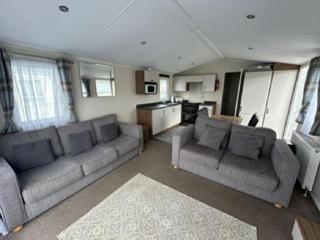 Caravan With Large Decking At Coopers Beach Holiday Park Ref 49012Sv - 5