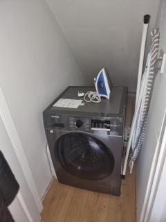 Sheffield Edge Hideaway - Mosborough - 4