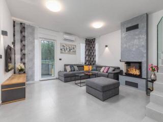 Villa Grande T&D for 14 people near Pula with sauna, fitness & heated pool - Pula - 8