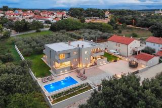 Villa Grande T&D for 14 people near Pula with sauna, fitness & heated pool - Pula - 1