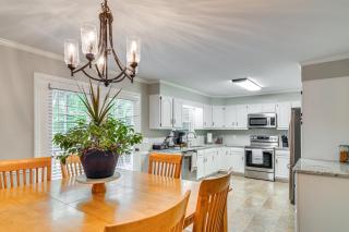 Private Yard and Deck High Point Home Base! - 4