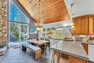 Serene Forest Retreat Near 3 Ski Resorts - 9