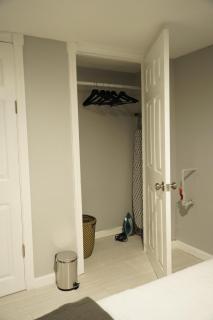 Cozy 2 Bedroom In A Lovely Forest Hills Neighborhood - 6