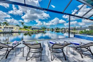 Villa Madi by CoralVilla - on water, sylish, pool&spa - Cape Coral - 3