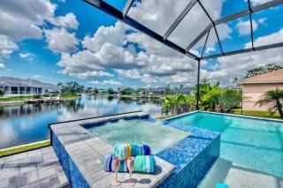 Villa Madi by CoralVilla - on water, sylish, pool&spa - Cape Coral - 1